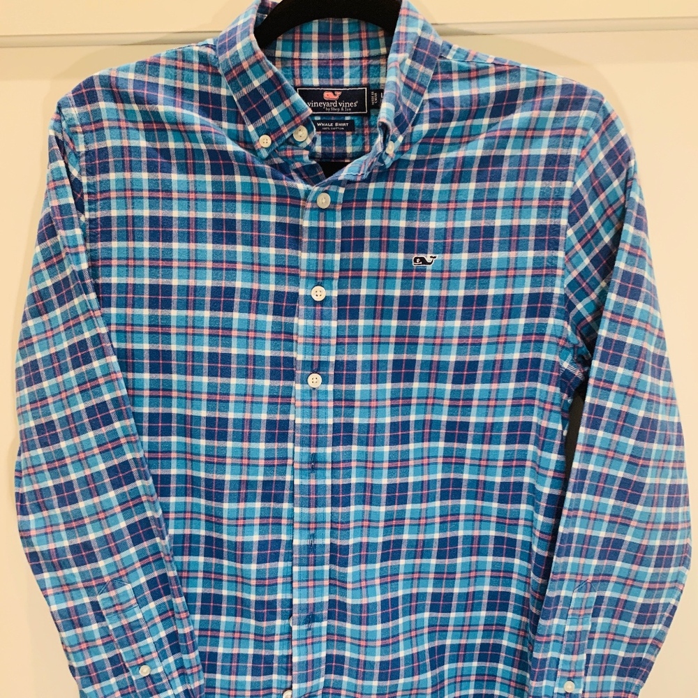 Vineyard Vines Whale Shirt, like new, Large